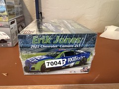 Salvinos JR Models PGC2022EJP Erik Jones 2022 Camaro ZL1 model kit 7044