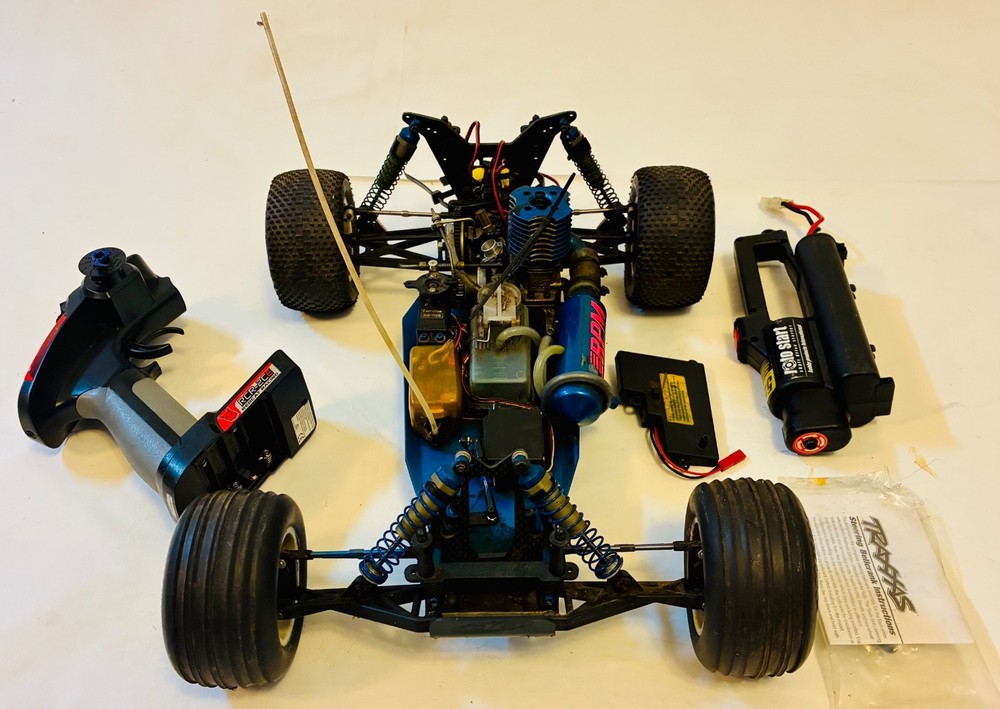 Collectible model racer O.S. car with O.S. Max model engine – unknown condition