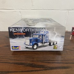 Revell Kenworth W900 1:25 Plastic Model Kit Decals Included Truck