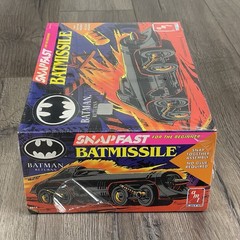 AMT 952 Batman Returns Bat-Missile Plastic Model Car Kit 1/25 Scale Sealed NIB