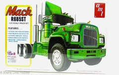 AMT 1/25 Mack R685ST Semi Tractor Plastic Model Truck Kit #1039