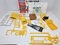 Lindberg ’34 Ford Pickup Pro Street 3 Way Build 1:25 Model Truck Kit #72157