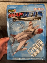 REVELL SNAPJETS MODEL KIT F-4 PHANTOM THUNDERBIRD PLANE 1:100th SCALE 85-1452