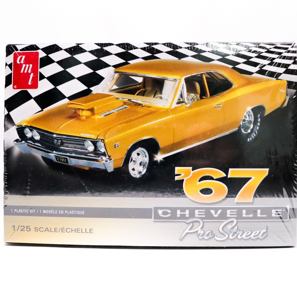 AMT 1967 Chevy Chevelle Pro Street 1:25 Scale Model Car Kit
