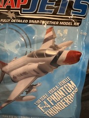 REVELL SNAPJETS MODEL KIT F-4 PHANTOM THUNDERBIRD PLANE 1:100th SCALE 85-1452