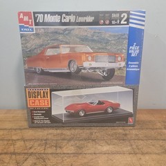 AMT Ertl 8271 1/25 Scale ’70 Chevy Monte Carlo Lowrider Kit W/ Display Case