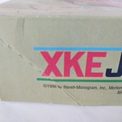 XKE Jag Revell 1:25 Model Kit 0556 Sealed Parts Bag 1998