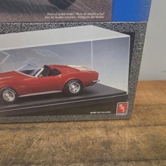 AMT Ertl 8271 1/25 Scale ’70 Chevy Monte Carlo Lowrider Kit W/ Display Case