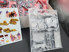 Peterbilt ROAD REBEL 377 A/E Semi Truck Italeri 1:24 Model Kit # 740 Open Bx
