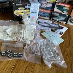 AMT 882 1953 Ford Pickup Truck 3n1 Trophy Series 1/25 Model Kit