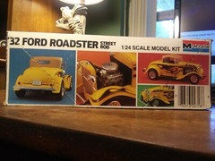 Monogram 2718 1932 Ford Street Rod YELLOW plastic NMIB classic hot rod flames