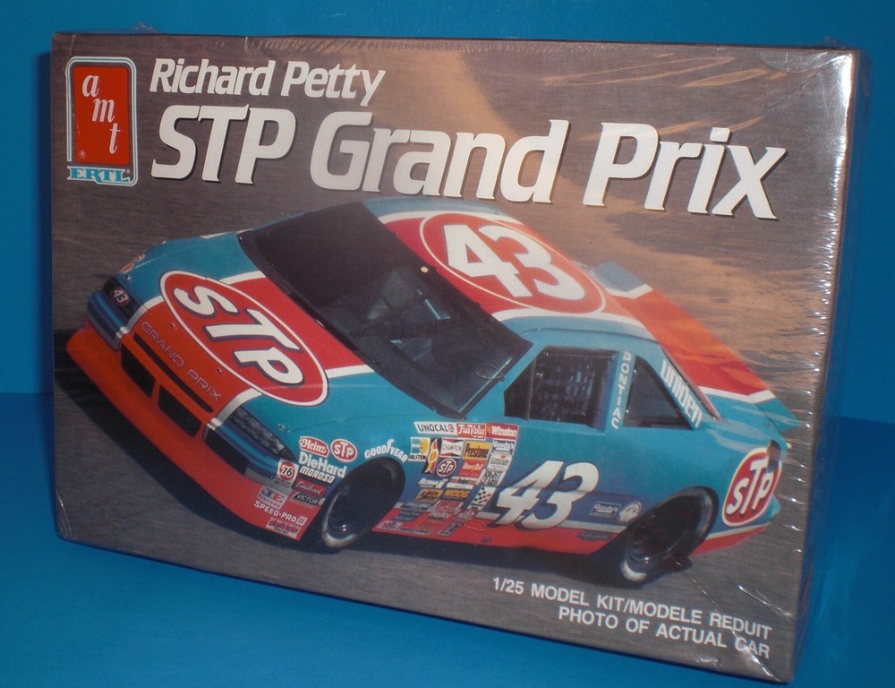 Richard Petty STP Grand Prix Number 43 Model Kit 1990 AMT ERTL #6728 New Sealed