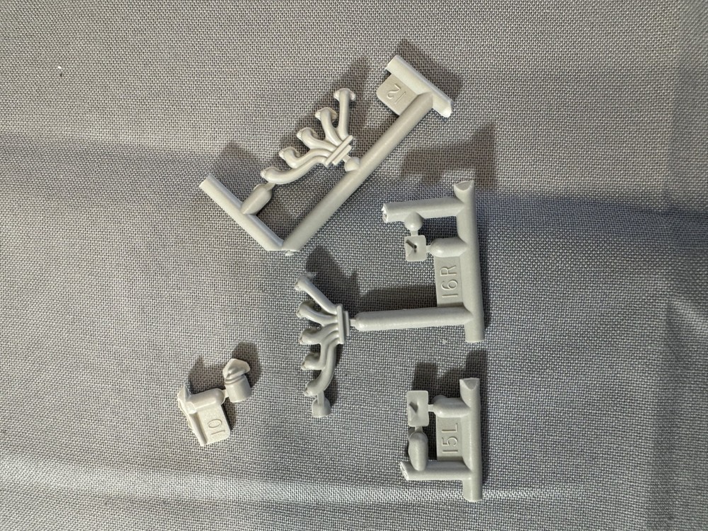 AMT/ERTL 6808 Dodge Viper RT/10 Parts Kit Bash Final Engine Assembly Parts