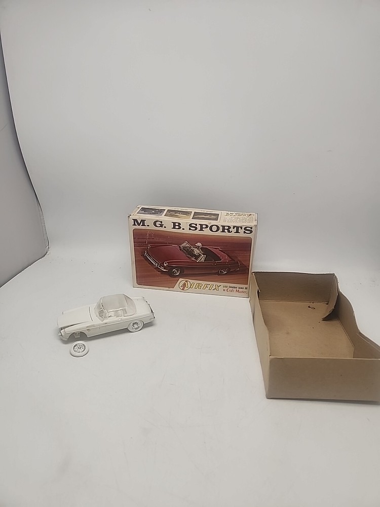 Airfix – 32 Scale MGB Sports 1/32 No.2103-70