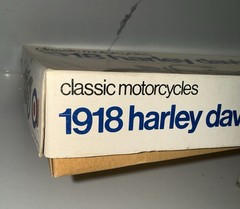 Entex 8483 1918 Harley Davidson 18F Classic Motorcycle Model Kit 1/16 Complete