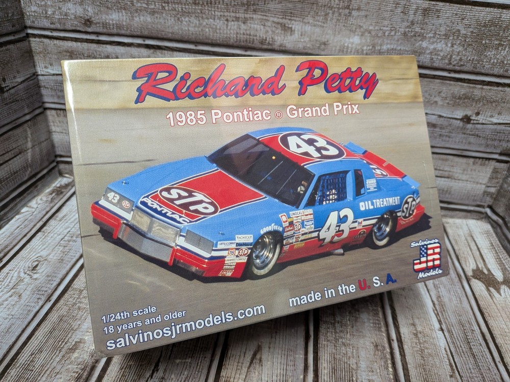 Salvinos Jr Richard Petty 1985 Pontiac Grand Prix Nascar Model Kit Sealed