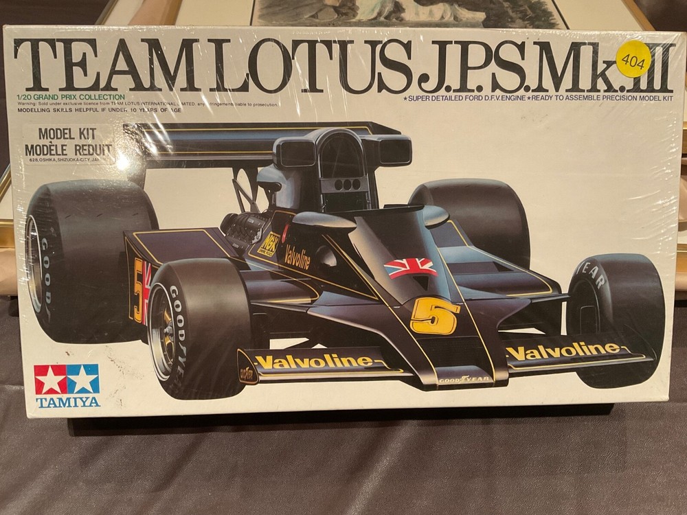 TAMIYA # 20004 1/20th SCALE JPS Mk III TEAM LOTUS SEALED in box