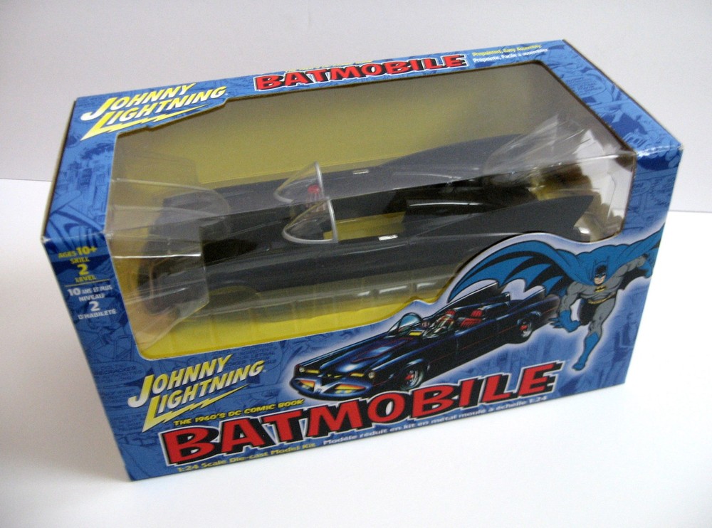 Johnny Lightning 6904 1/24 Scale DC Comics 1960s Batmobile Diecast Model Kit