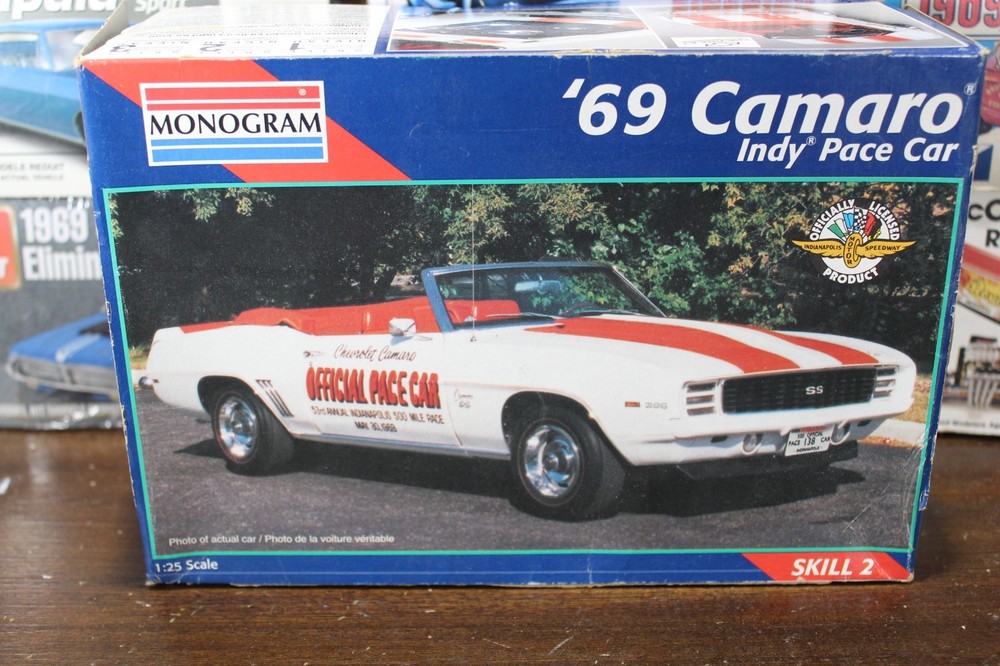 Monogram 69 Chevy Camaro Indy Pace Car 1/25