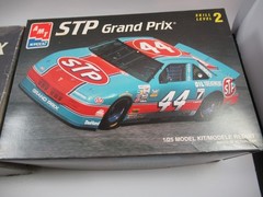 2 Model Kits # 6892 & 6728 Grand Prix STP Petty Open Box New Contents Scale 1:25