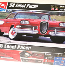 AMT 1958 ’58 Edsel Pacer 1:25 Scale Plastic Classic Car Model Kit Sealed 30032
