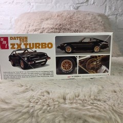 AMT Datsun 280ZX Turbo 1/25 Scale Model Kit AMT1043/12 White Molded Open Box