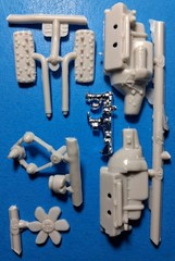 40 FORD SEDAN DELIVERY – FLATHEAD V8 ENGINE PARTS – AMT T769 – MODEL CAR KIT LOT