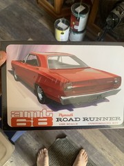 amt 1968 plymouth road runner model kit 1:25 unassembled sealed kit