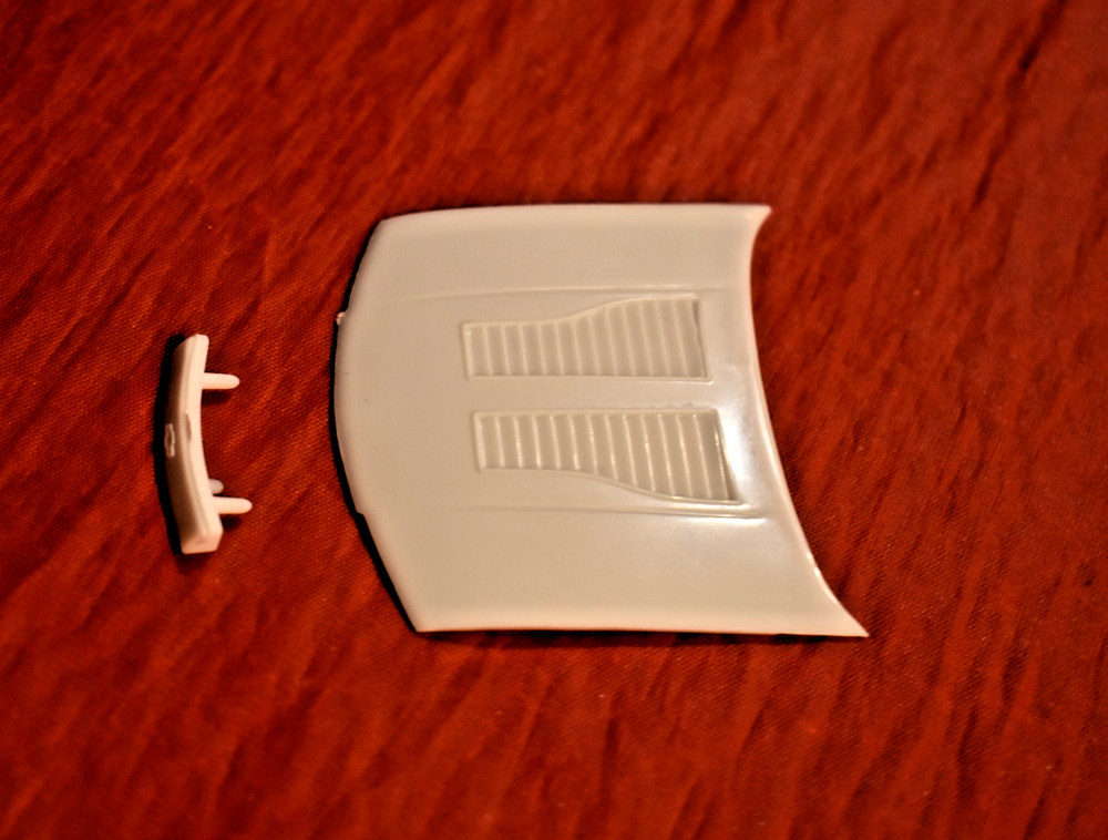 AMT 1991 Chevy Beretta Grille and Hood 1/25