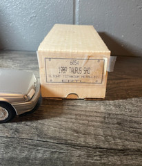 1989 Ford Taurus SHO Silver Promo Model 6054 ERTL Light Metallic Titanium