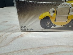 REVELL – ’26 SEDAN DELIVERY STREET DEMONS – 1:25 SCALE KIT #7391 VINTAGE SEALED