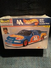 Kyle petty nascar model kit new sealed molded in white