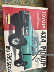 Toyota 4×4 Pickup Model Kit Vintage Lindberg, 1/20 Scale Truck