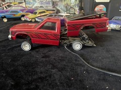 Lindberg Chevy S-10 Lowrider Bed Dancer! 1/22 Model Kit Build n’ Play! Rare!!!