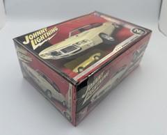 1969 Pontiac Firebird Johnny Lightning 1:25 Scale Model Kit AMT / ERTL
