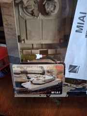 Heavy Metal B/O M1A1 Model Tank 1:32 Plastic Model Kit