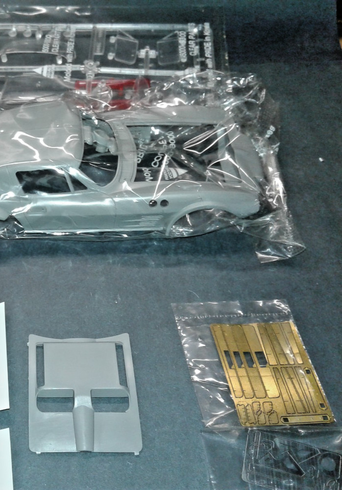 ’64 GRAND SPORTCORVETTE BODY,PHOTO ETCHED-DETAIL KIT,DECALS ,INTERIOR,GLASS,TRIM