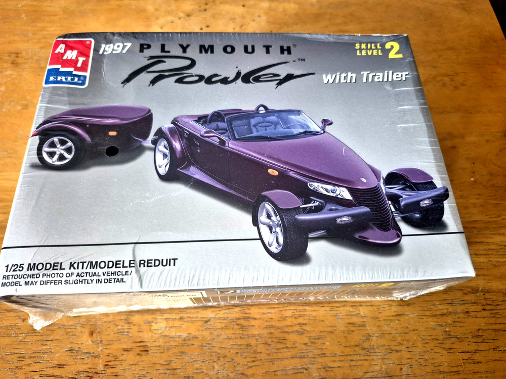 1992 AMT/ERTL Model 1997 PLYMOUTH PROWLER with TRAILER Kit #8588