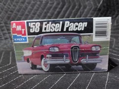 AMT Ertl KIT #30032 1/25 Scale ’58 Edsel Pacer Plastic Model Car Kit. NIB!!!