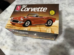 AMT 1962 Chevrolet Corvette Convertible 3 in 1 model kit