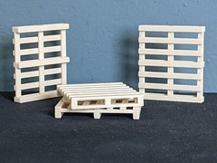1/24 1/25 Scale Wood” Shipping Pallets – For model truck/car diorama (set of 3)