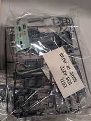 AMT ERTL Lexus LS400 Sedan 1:24 Scale Model Kit 6002 New Open Box Sealed Parts