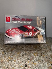 AMT ERTL 6740 Coors Light Bill Elliott 1991 NASCAR 1:25 Model Car Kit Sealed NEW