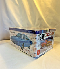 AMT DODGE 1969 Daytona Auto Art Series model kit NEW in FACTORY SEALED “TIN BOX”