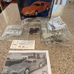 AMT Ertl Street Custom 1976 Corvette Plastic Model Kit Skill 2 Age 10+ #38421