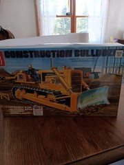 AMT 1:25 Construction Bulldozer Model Kit – AMT 1086 New Sealed!