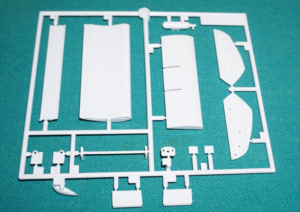 Martini Brabham BT44B F1 1975 Tamiya 1/12 Sprue B Wings Etc.