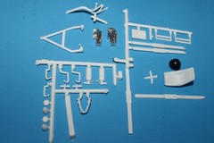 VINTAGE PARTS LOT 1/25 scale MPC model kit accessories SKIS EXTINGUISHER HITCH
