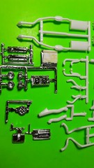 AMT 1988 Ford Mustang GT 1/25 Frame Axle Rear 5.0 302 Engine Chrome Race Parts
