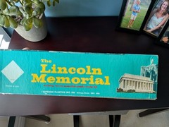 LINCOLN MEMORIAL plastic UNASSEMBLE model kits vintage-circa 1960’s Museum work